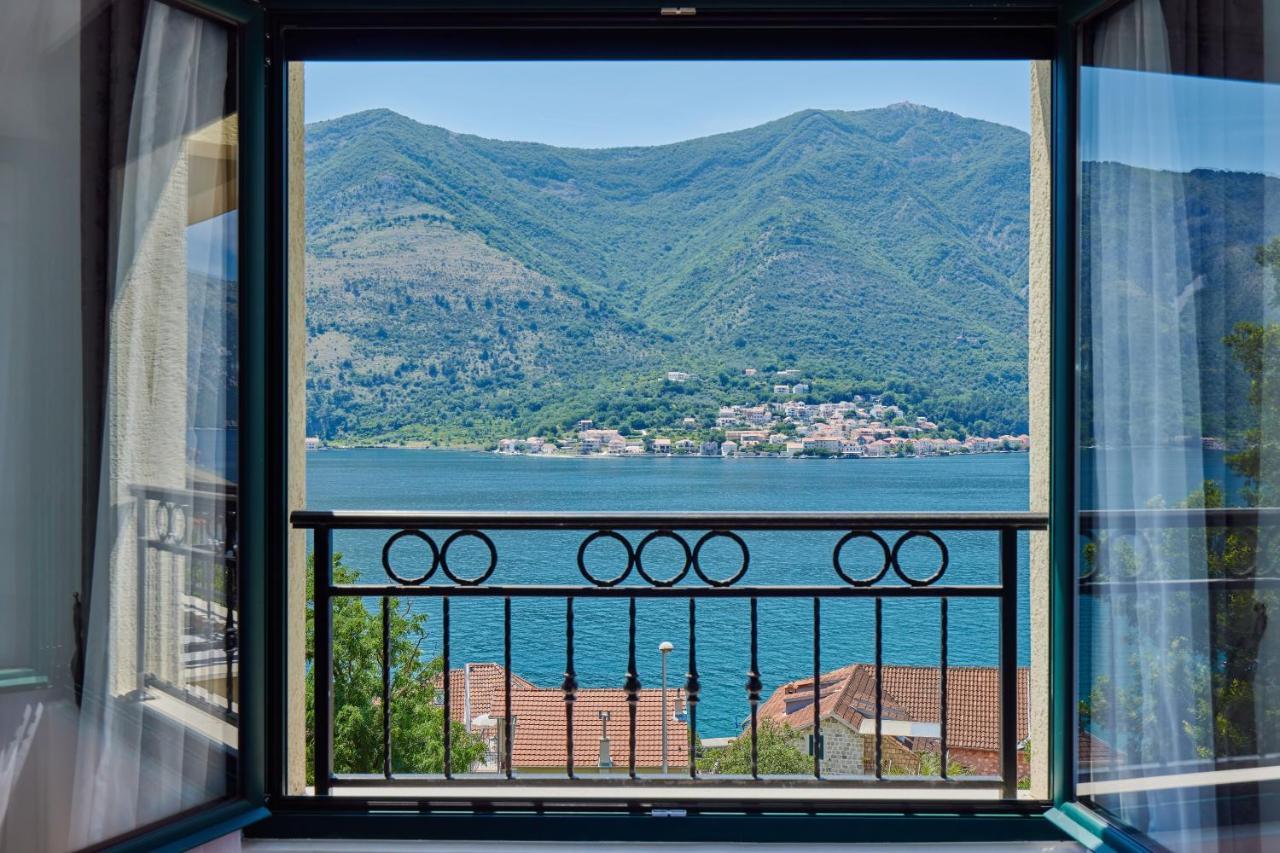 Appartamento Iva'S Sea View Balcony Cattaro Esterno foto