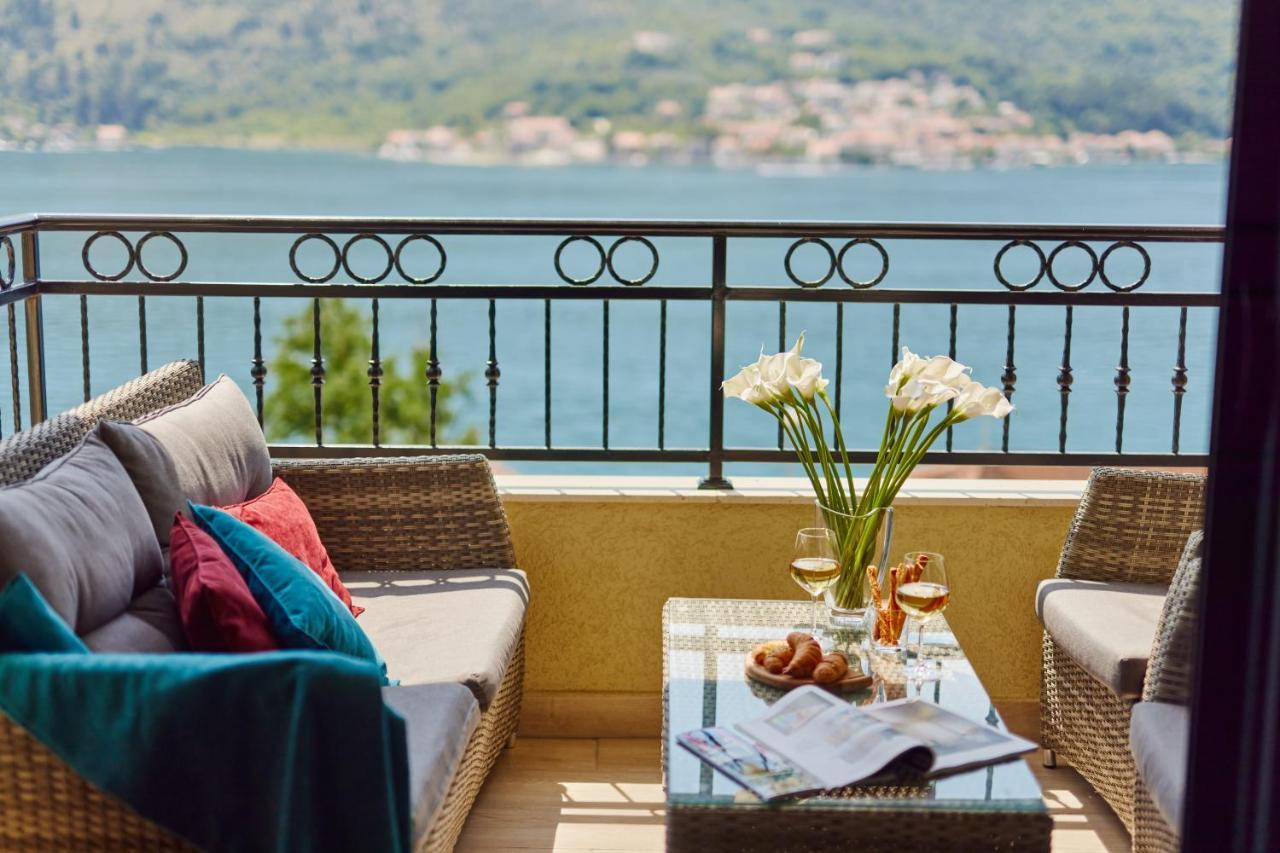 Appartamento Iva'S Sea View Balcony Cattaro Esterno foto