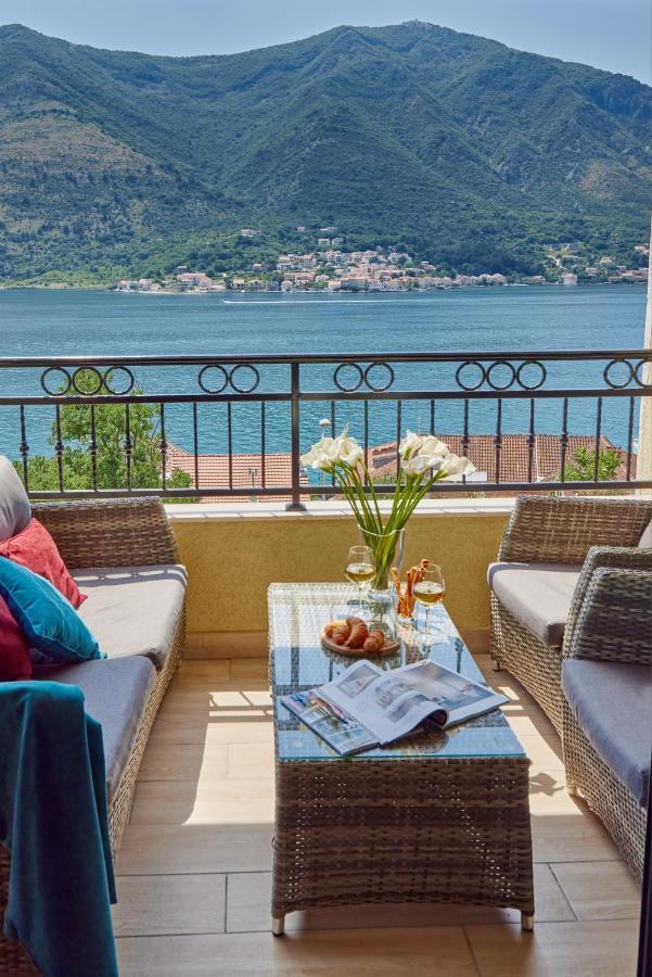 Appartamento Iva'S Sea View Balcony Cattaro Esterno foto